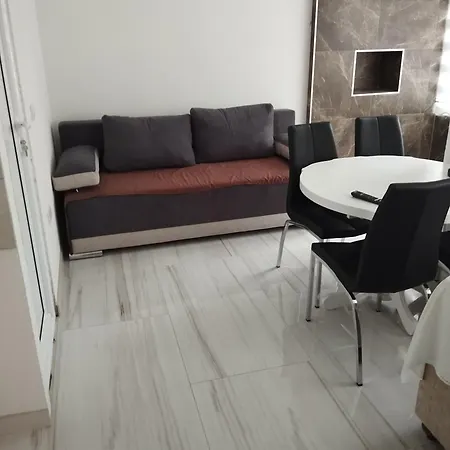 Lela Lux Apartment *