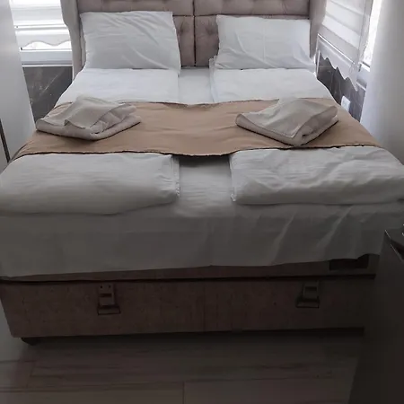 Lela Lux Josanicka Banja