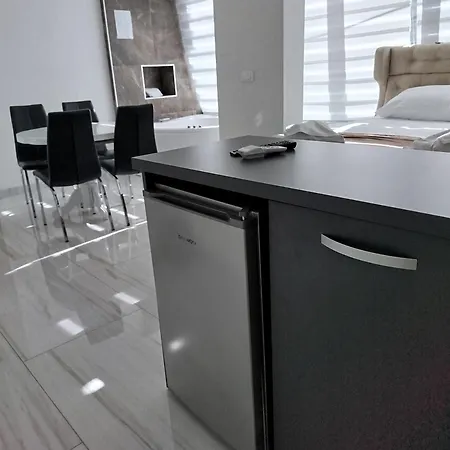 Lela Lux Josanicka Banja