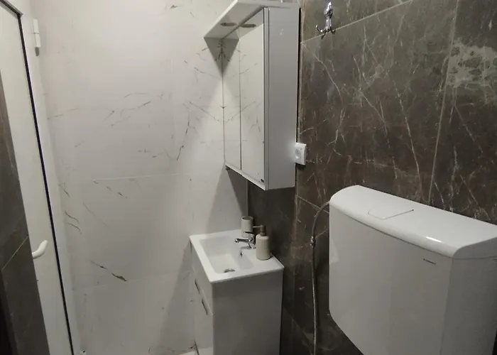 Lela Lux Josanicka Banja